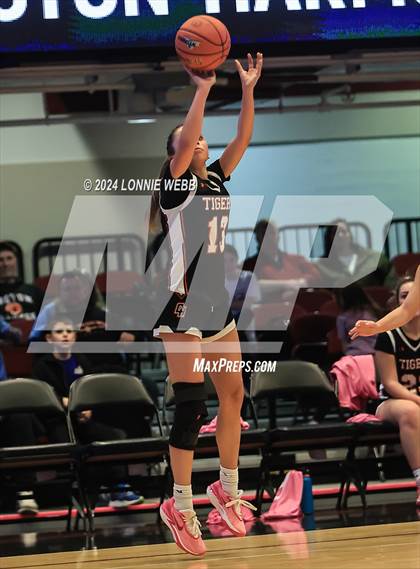 Thumbnail 3 in Croton-Harmon vs Putnam Vally (Section 1 Class B Semifinal) photogallery.