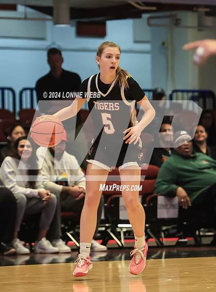 Thumbnail 1 in Croton-Harmon vs Putnam Vally (Section 1 Class B Semifinal) photogallery.