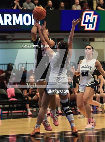 Thumbnail 2 in Croton-Harmon vs Putnam Vally (Section 1 Class B Semifinal) photogallery.