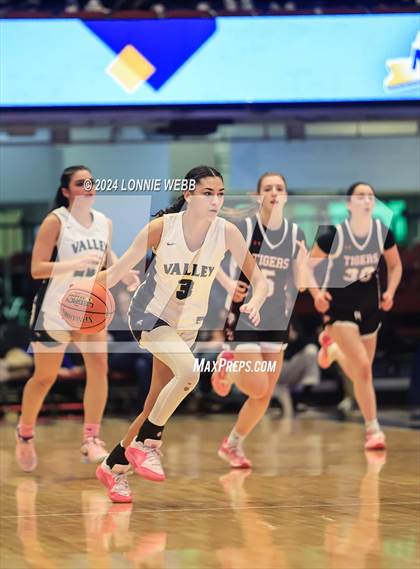 Thumbnail 3 in Croton-Harmon vs Putnam Vally (Section 1 Class B Semifinal) photogallery.