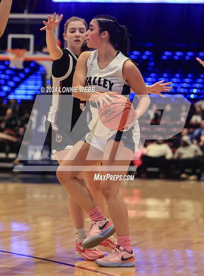 Thumbnail 2 in Croton-Harmon vs Putnam Vally (Section 1 Class B Semifinal) photogallery.