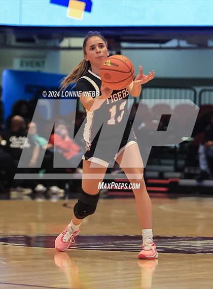 Thumbnail 2 in Croton-Harmon vs Putnam Vally (Section 1 Class B Semifinal) photogallery.