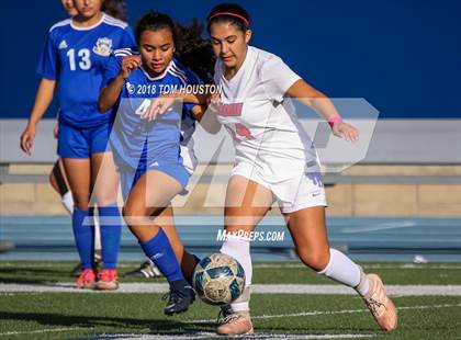 Thumbnail 3 in St. Mary's Academy vs. La Salle photogallery.