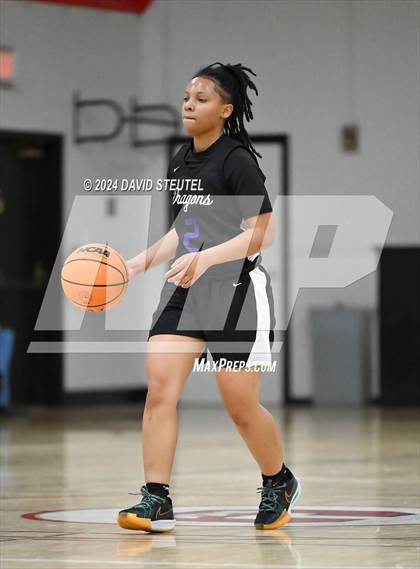 Thumbnail 3 in Sacramento vs. Sacramento Adventist (Sac Adventist Holiday Invitational) photogallery.