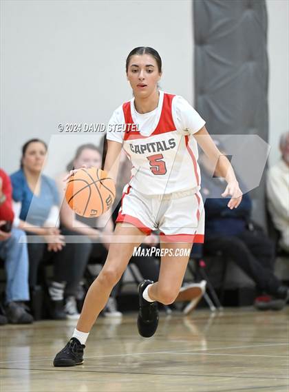 Thumbnail 2 in Sacramento vs. Sacramento Adventist (Sac Adventist Holiday Invitational) photogallery.