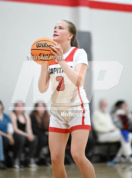 Thumbnail 1 in Sacramento vs. Sacramento Adventist (Sac Adventist Holiday Invitational) photogallery.