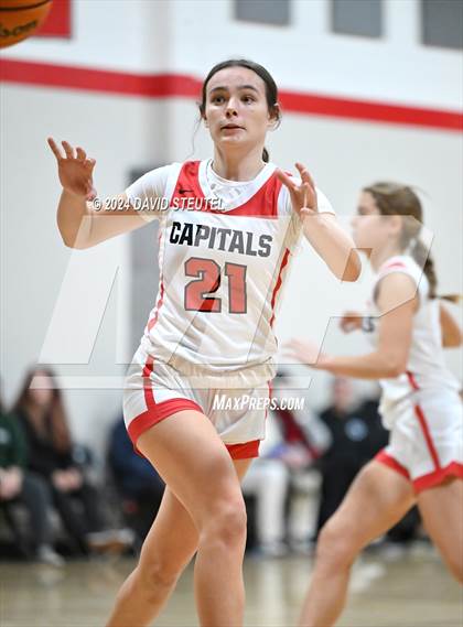 Thumbnail 2 in Sacramento vs. Sacramento Adventist (Sac Adventist Holiday Invitational) photogallery.