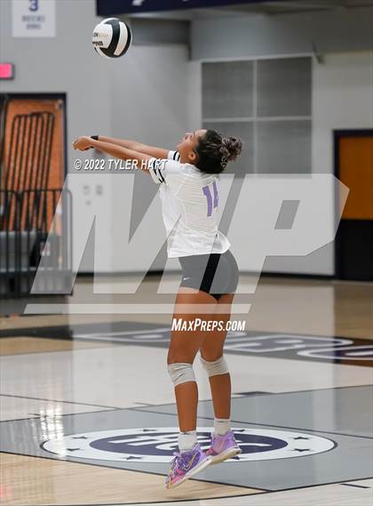 Thumbnail 3 in Floyd Central @ Brownsburg (Bulldog Challenge) photogallery.
