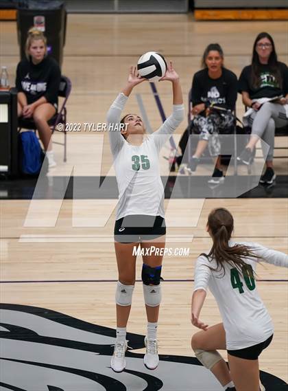 Thumbnail 3 in Floyd Central @ Brownsburg (Bulldog Challenge) photogallery.