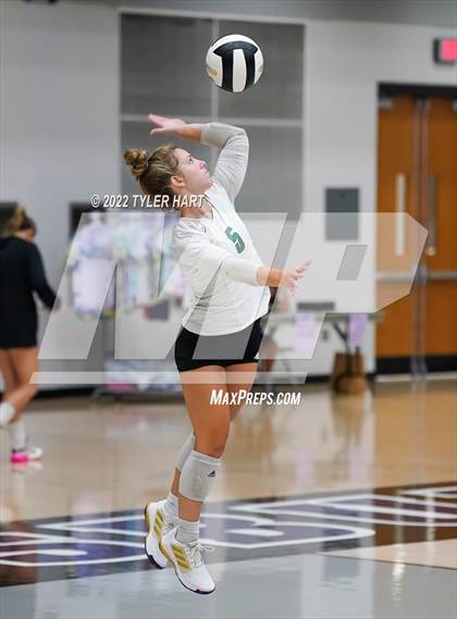 Thumbnail 2 in Floyd Central @ Brownsburg (Bulldog Challenge) photogallery.