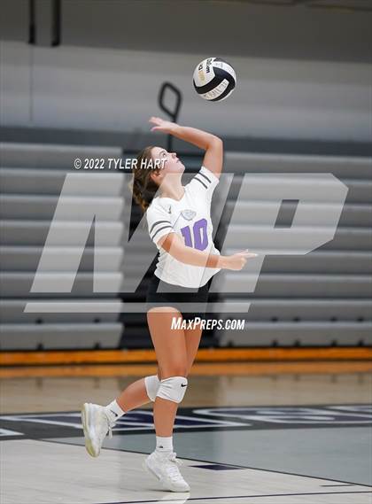 Thumbnail 2 in Floyd Central @ Brownsburg (Bulldog Challenge) photogallery.
