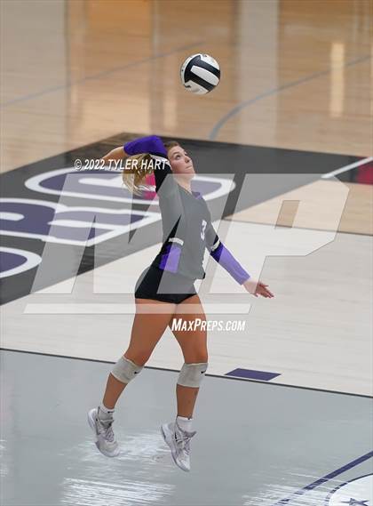Thumbnail 2 in Floyd Central @ Brownsburg (Bulldog Challenge) photogallery.