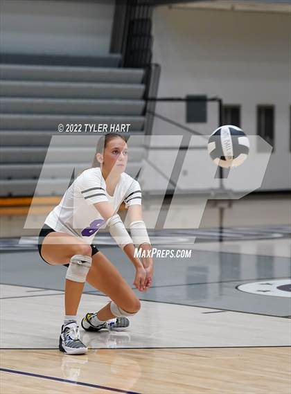 Thumbnail 3 in Floyd Central @ Brownsburg (Bulldog Challenge) photogallery.