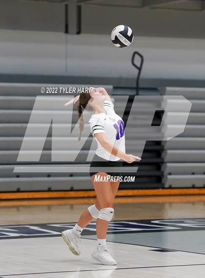 Thumbnail 3 in Floyd Central @ Brownsburg (Bulldog Challenge) photogallery.
