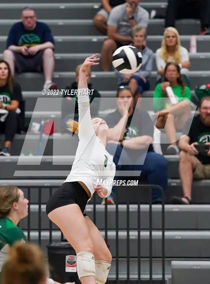 Thumbnail 2 in Floyd Central @ Brownsburg (Bulldog Challenge) photogallery.