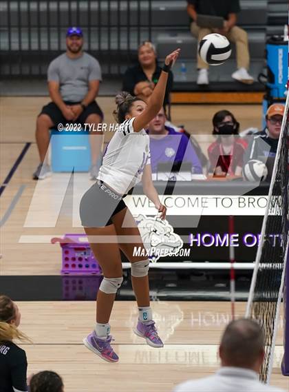 Thumbnail 2 in Floyd Central @ Brownsburg (Bulldog Challenge) photogallery.