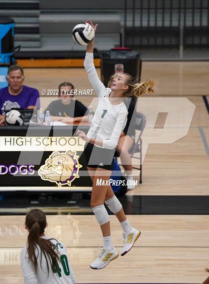 Thumbnail 3 in Floyd Central @ Brownsburg (Bulldog Challenge) photogallery.