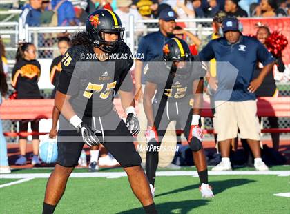 Thumbnail 2 in Compton vs. Dominguez (Hub City Bowl II) photogallery.