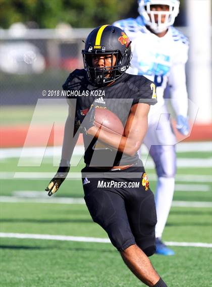 Thumbnail 2 in Compton vs. Dominguez (Hub City Bowl II) photogallery.