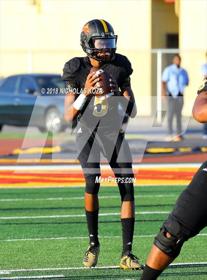 Thumbnail 2 in Compton vs. Dominguez (Hub City Bowl II) photogallery.