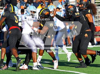 Thumbnail 2 in Compton vs. Dominguez (Hub City Bowl II) photogallery.