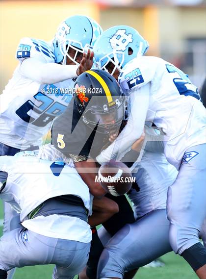 Thumbnail 2 in Compton vs. Dominguez (Hub City Bowl II) photogallery.