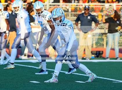 Thumbnail 2 in Compton vs. Dominguez (Hub City Bowl II) photogallery.