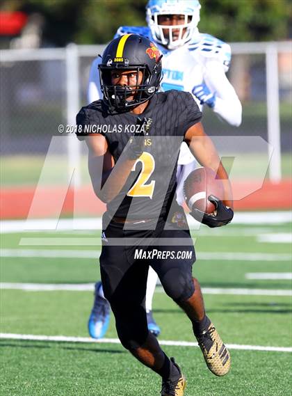 Thumbnail 3 in Compton vs. Dominguez (Hub City Bowl II) photogallery.