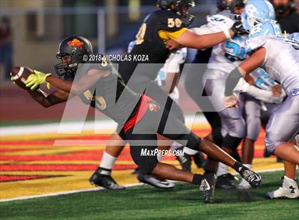 Thumbnail 2 in Compton vs. Dominguez (Hub City Bowl II) photogallery.