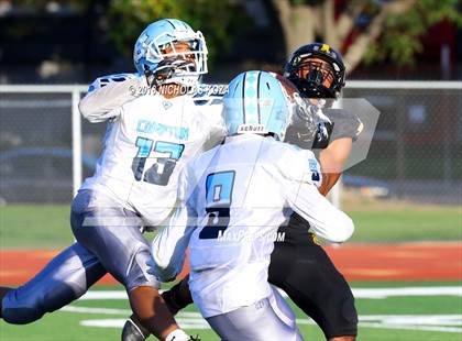 Thumbnail 1 in Compton vs. Dominguez (Hub City Bowl II) photogallery.