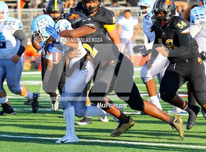 Thumbnail 3 in Compton vs. Dominguez (Hub City Bowl II) photogallery.