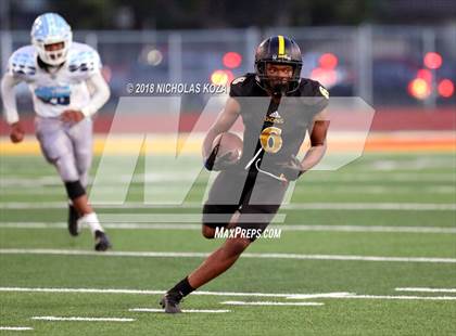 Thumbnail 2 in Compton vs. Dominguez (Hub City Bowl II) photogallery.