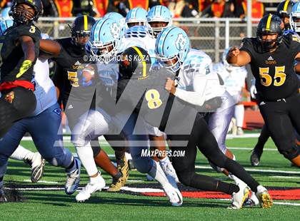 Thumbnail 3 in Compton vs. Dominguez (Hub City Bowl II) photogallery.