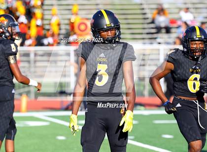Thumbnail 1 in Compton vs. Dominguez (Hub City Bowl II) photogallery.