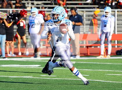 Thumbnail 3 in Compton vs. Dominguez (Hub City Bowl II) photogallery.