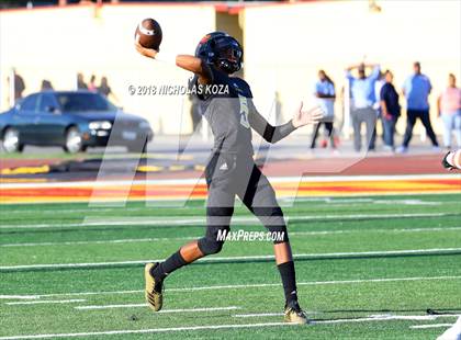 Thumbnail 2 in Compton vs. Dominguez (Hub City Bowl II) photogallery.