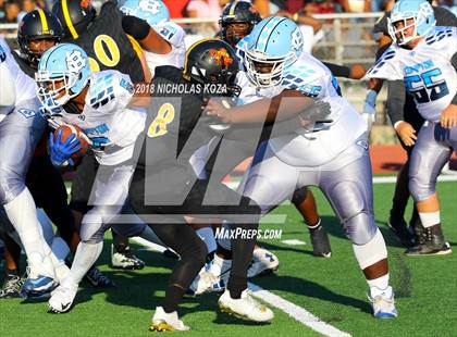 Thumbnail 2 in Compton vs. Dominguez (Hub City Bowl II) photogallery.