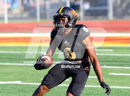 Thumbnail 1 in Compton vs. Dominguez (Hub City Bowl II) photogallery.