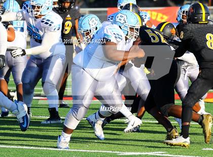 Thumbnail 3 in Compton vs. Dominguez (Hub City Bowl II) photogallery.