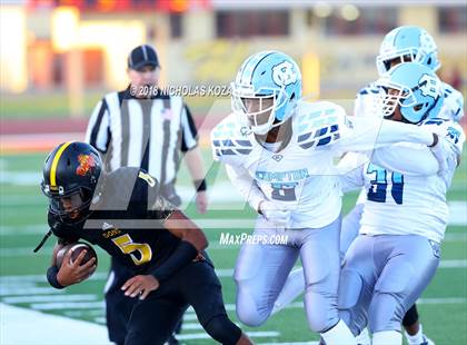Thumbnail 2 in Compton vs. Dominguez (Hub City Bowl II) photogallery.