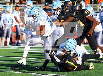 Thumbnail 1 in Compton vs. Dominguez (Hub City Bowl II) photogallery.
