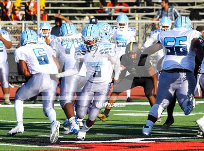 Thumbnail 3 in Compton vs. Dominguez (Hub City Bowl II) photogallery.