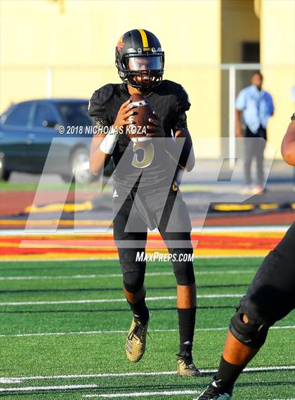 Thumbnail 3 in Compton vs. Dominguez (Hub City Bowl II) photogallery.