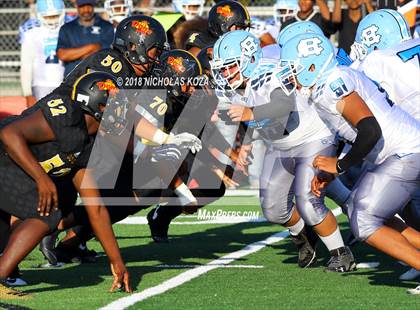 Thumbnail 2 in Compton vs. Dominguez (Hub City Bowl II) photogallery.