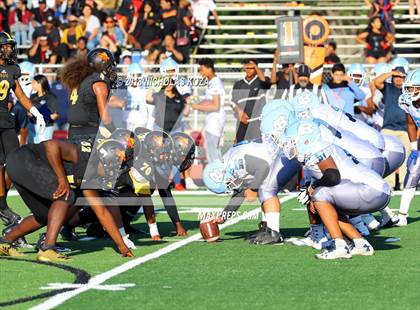 Thumbnail 2 in Compton vs. Dominguez (Hub City Bowl II) photogallery.
