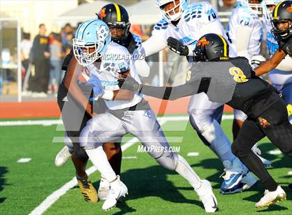 Thumbnail 2 in Compton vs. Dominguez (Hub City Bowl II) photogallery.