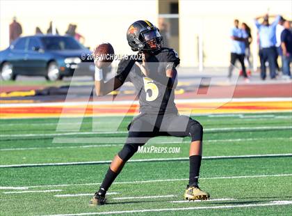 Thumbnail 3 in Compton vs. Dominguez (Hub City Bowl II) photogallery.