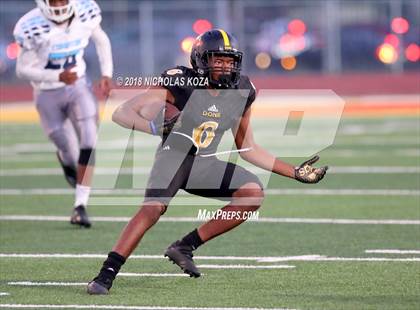 Thumbnail 2 in Compton vs. Dominguez (Hub City Bowl II) photogallery.