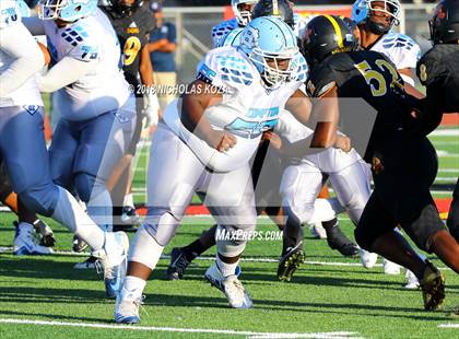 Thumbnail 2 in Compton vs. Dominguez (Hub City Bowl II) photogallery.
