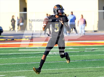 Thumbnail 2 in Compton vs. Dominguez (Hub City Bowl II) photogallery.